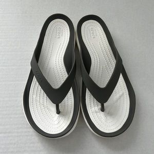 CROCS, Thong/Flip Flop, Women’s Size 7, Gray/White, Excellent Condition